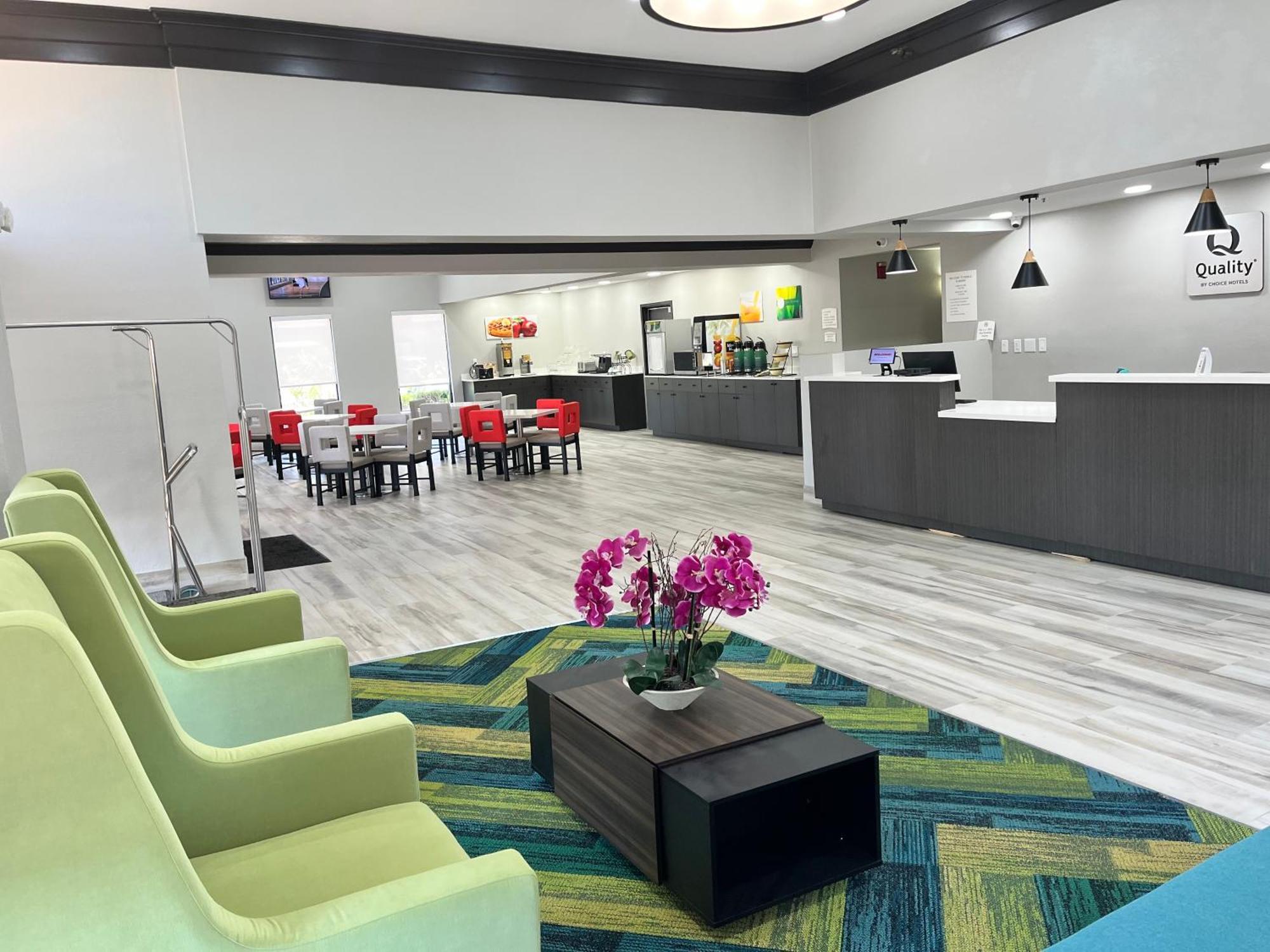 Quality Inn & Suites At Airport Blvd I-65 Mobile Dış mekan fotoğraf