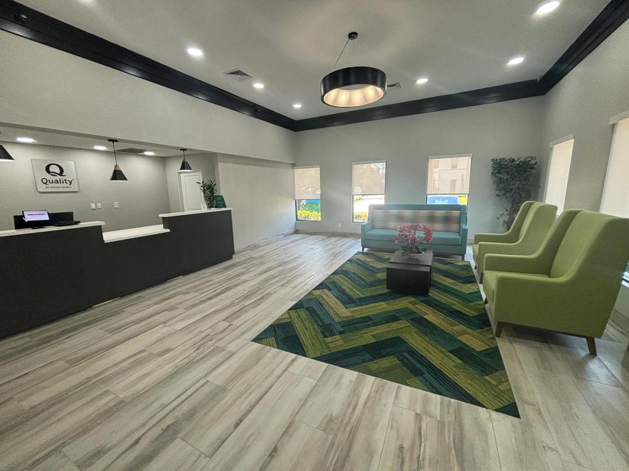 Quality Inn & Suites At Airport Blvd I-65 Mobile Dış mekan fotoğraf