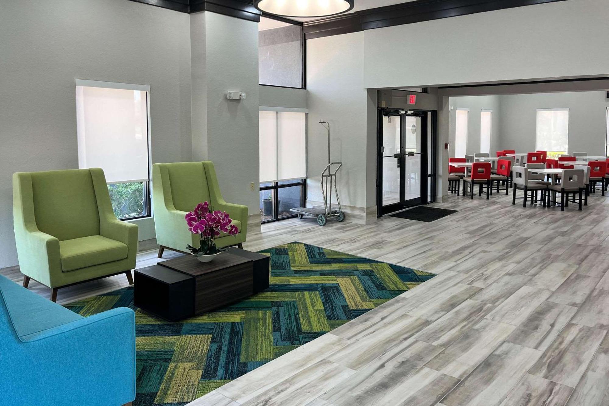 Quality Inn & Suites At Airport Blvd I-65 Mobile Dış mekan fotoğraf